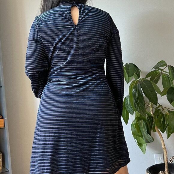lulus Ticket to Chic Navy Blue Striped Velvet Balloon Sleeve Dress Medium - Picture 5 of 9
